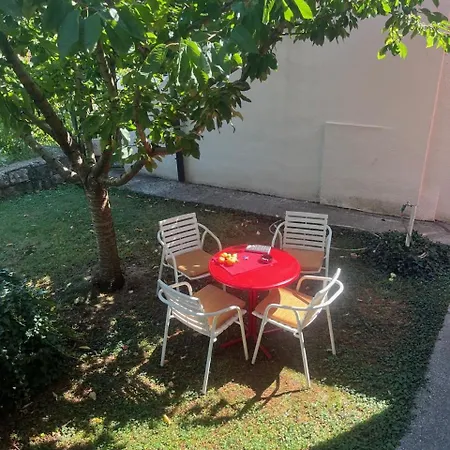 Gorica Hill Апартаменти *